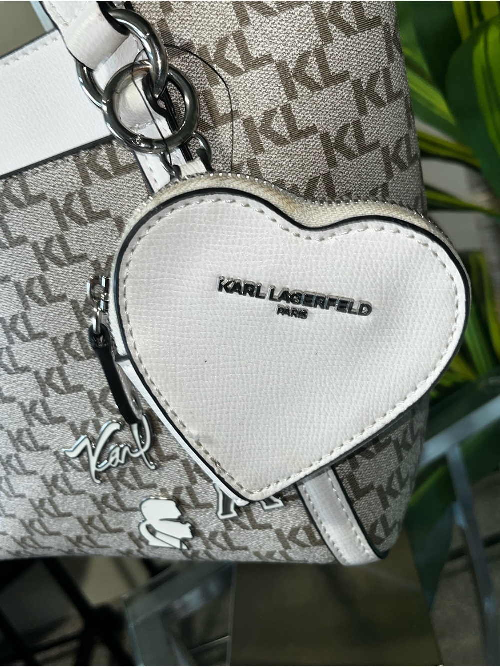 Karl Lagerfeld Beige and White Monogram Tote with Heart Coin purse - Picture 11 of 12
